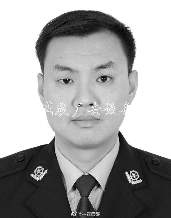 哀悼！抗洪救災(zāi)犧牲輔路燈燈箱警羅永紅遺體告別儀式舉行