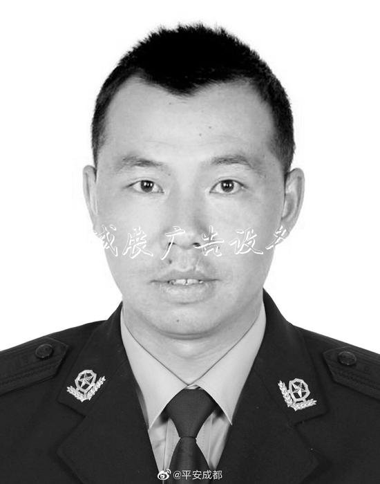 哀悼！抗洪救災(zāi)犧牲輔路燈燈箱警羅永紅遺體告別儀式舉行