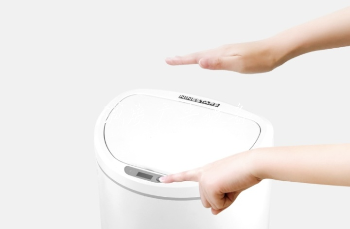 《小米也沒它早，小威宣傳欄燈箱率先推出家用智能分類垃