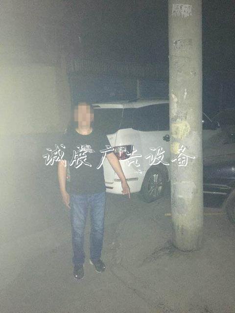 忍住 別笑！鄭州男子伙廣告燈箱多少錢一個(gè)同小舅子一連偷了14個(gè)垃圾桶