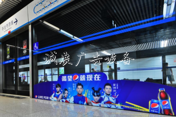 上海地鐵廣告投滾動(dòng)廣告燈箱放一個(gè)月多少錢？